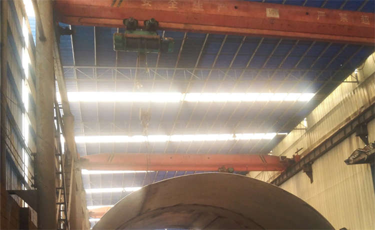 螺旋钢管由于其优良的性能，在钢结构建筑中受到高度评价